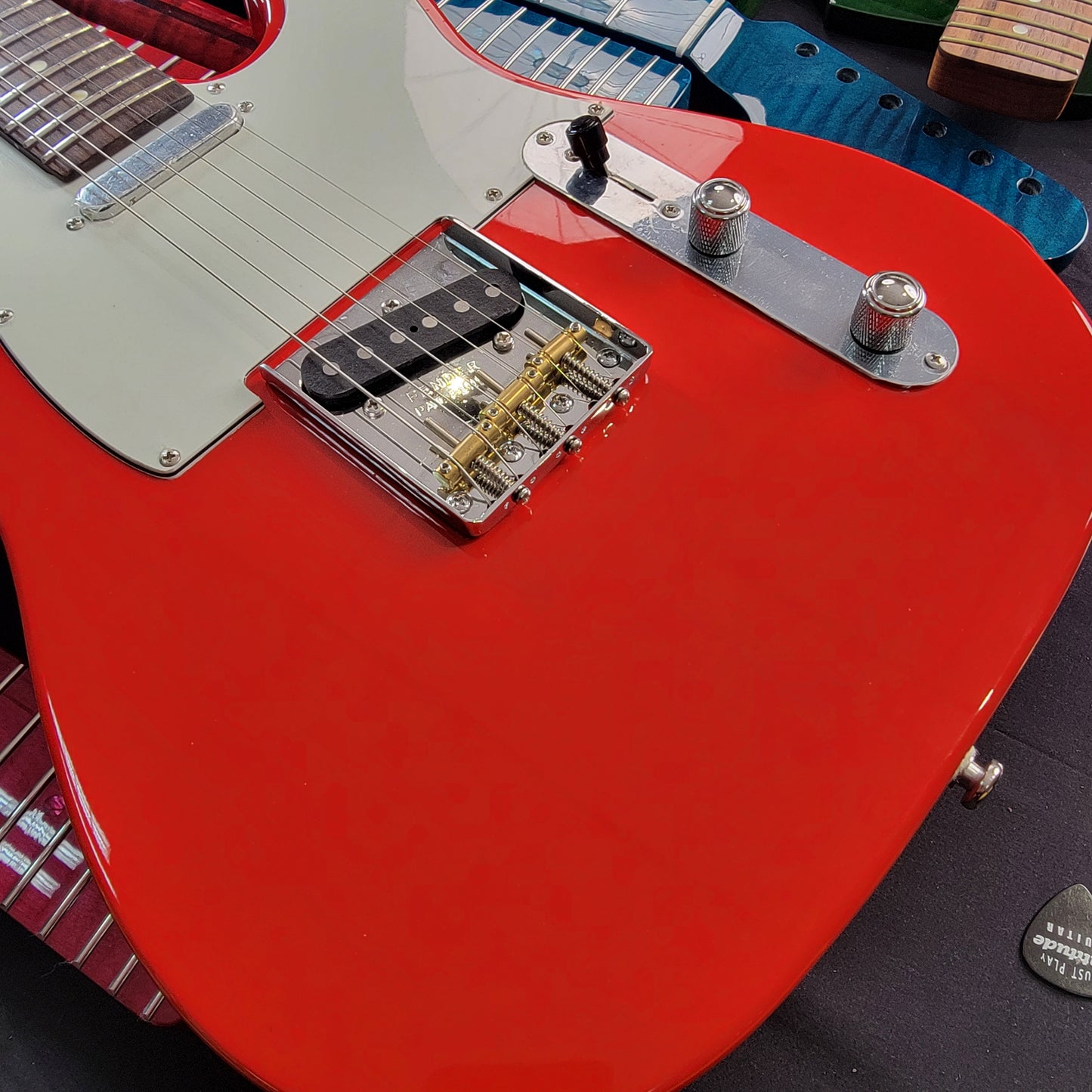 Electric Guitar TELE Solid Body Electric Guitar Modernist fine instrument Jumbo 2.7mm 22frets Vintage Tele Style Red
